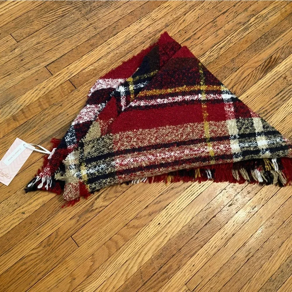 NWT Candies Boucle Plaid Triangle Scarf with Frayed Edges
